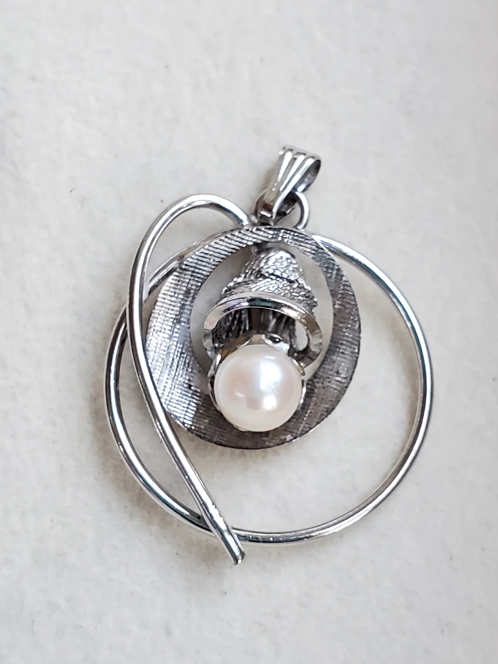 Sterling Silver Pearl Drop Pendant Necklace - 1.75g